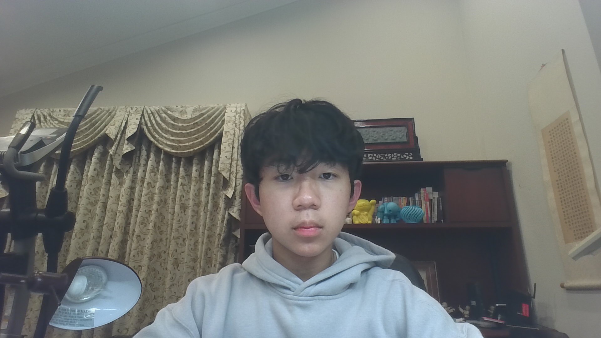 Portrait of Derrick Hsu